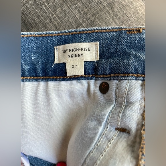 MADEWELL 10" High-Rise Skinny Jeans in Dewitt Wash:Button-Front TENCEL Denim - Picture 6 of 16
